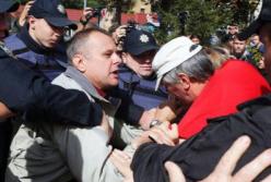 Националисты подыграли путинской партии