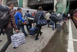 Запрет для украинцев выезжать за границу на работу: олигархам нужна дешевая рабочая сила