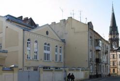 Во Львовскую синагогу бросили коктейль Молотова: представители власти молчат