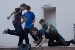 Подростковая агрессия: как возле торгово-развлекательного центра бьют людей