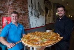 500 евро за съеденную в один присест пиццу: Популярное заведение запускает новый челлендж