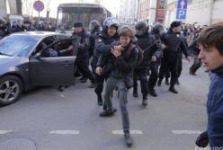 Протест в России погубят самолюбование и айфоны