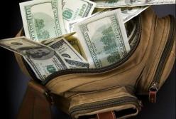 Почему НБУ разрешил без документов ввозить в Украину любую сумму наличной валюты?