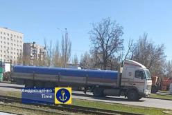 "Тягнуть через Маріуполь каравани труб": окупанти мега активно і тихо будують нафтопровід з Ростову в Крим (відео)