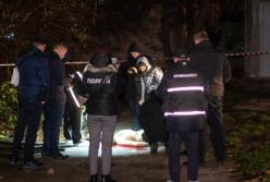 В Киеве обнаружили окровавленный труп мужчины с пробитой головой и веником на шее (фото, видео)