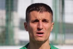 Душил подушкой 15 минут: футболист убил пятилетнего сына с симптомами коронавируса