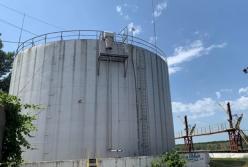 Рабочие в Рени закрылись в нефтяном резервуаре, требуя выплаты зарплаты (видео)