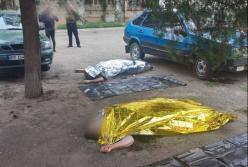 Люди чекали на транспорт і вигулювали собак: у Миколаєві багато загиблих після ворожого обстрілу (Обережно! Жорсткі фото та відео)