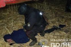 На Черкасчине вооруженные люди пытались собрать чужой урожай (фото)