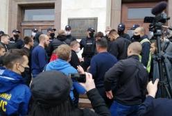 В Херсоне произошла стычка между правоохранителями и Нацкорпусом (фото)