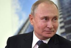 В сети высмеяли Путина из-за "маленького друга"