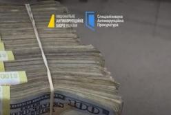 Екс-очільника та посадовця Івано-Франківської прокуратури судитимуть за хабарництво