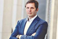 Улетел за два дня до карантина: депутат от партии "Слуга народа" второй месяц "отдыхает" на Кипре