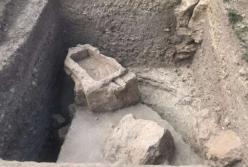 В Турции обнаружен загадочный древний саркофаг