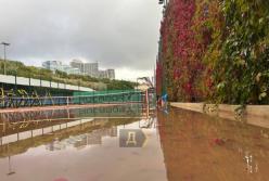 Потік води змив пляж біля Ібіци і знищив набережну біля одеського палацу Гаррі Поттера (фото)