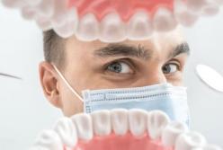 Стоматолог из Украины пытался вывезти из России почти тысячу зубов (фото)