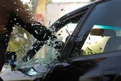 В Киеве у мужчины из машины украли полмиллиона гривен