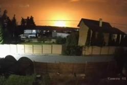 Серія вибухів у Василькові в районі авіабази: горять паливні цистерни, можлива диверсія (відео)