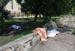 Окупанти в Торецьку влучили у зупинку громадського транспорту, 8 загиблих і 4 поранених: з’явилось відео