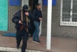 На Винниччине двое пьяных мужчин напали на избирательную комиссию и хотели украсть бюллетени (фото)