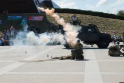 «Террористы» захватили детей: в Крыму устроили дикое шоу с оружием ко Дню ВДВ (фото)