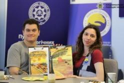 Психологи поліції Києва відновлюють поранених ветеранів за допомогою арт-терапії