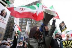 "Досить ядерного лицемірства": у Лондоні пройшла багатотисячна акція проти бомбардувань Ірану (відео)