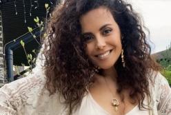 Настя Каменских снялась голой на лугу