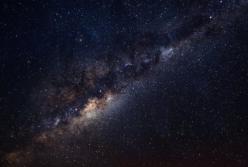 Быстрее скорости света: ученые зафиксировали аномальный поток веществ в соседней галактике
