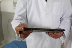 Онкологи назвали три тревожных симптома рака 