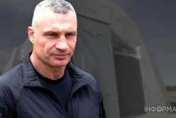Кличко розкритикував голів районів Києва за затягування встановлення мобільних укриттів