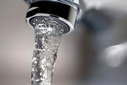 Медики предупредили об опасности употребления большого количества воды