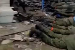 Розстріл російських військових, які здались у полон: що сталося насправді (повні відео)