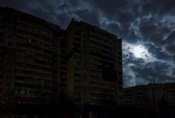 Росія атакувала місто атомників, десятки тисяч людей у Славутичі залишилися без світла й води 