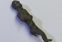 Археологи обнаружили древнюю статуэтку с золотыми глазами 