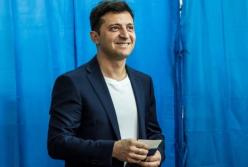 Совок неистребим: сети повеселило фото "портрета" Зеленского в университете Харькова