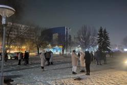 У Китаї стався потужний землетрус, люди повибігали з квартир на вулиці (відео)