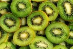 Врачи рассказали о вредных свойствах киви