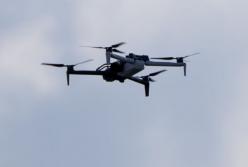 Дрони прямо зараз масштабно атакують Росію, зокрема аеродром у Липецьку і летять на Крим: відео з областей 