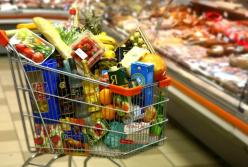 Сколько украинцы тратят на еду каждый месяц: названа невероятная сумма 