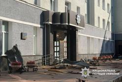 Унаслідок удару по будівлі поліції в Житомирі 3 загиблих та 53 постраждалих: відео моменту прильоту