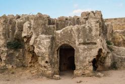 Ученые нашли две гробницы бронзового века, набитые золотом