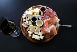 Медики назвали продукты, которые ослабляют иммунитет