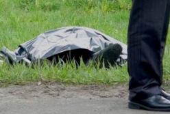 В Киеве дети нашли труп мужчины в лесу (фото)
