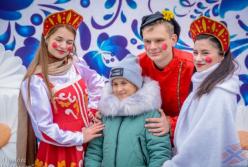 Жуткие кокошники и пляски на крови: в Донецке отпраздновали День народного единства с Россией (фото)