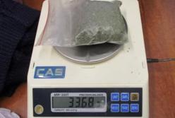 Украинка пыталась провезти в Россию наркотики в босоножках (фото)