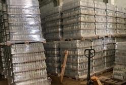 В Киеве правоохранители изъяли 100 тысяч бутылок поддельного алкоголя