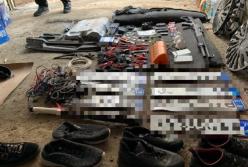 Полицейские задержали угонщиков элитных авто (фото)