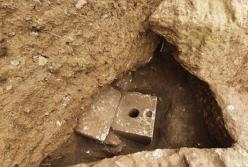 Археологи нашли в Иерусалиме "элитный" туалет, которому 2700 лет (фото)