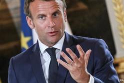 Макрон пообещал Зеленскому что обсудит с Путиным "нормандский формат"